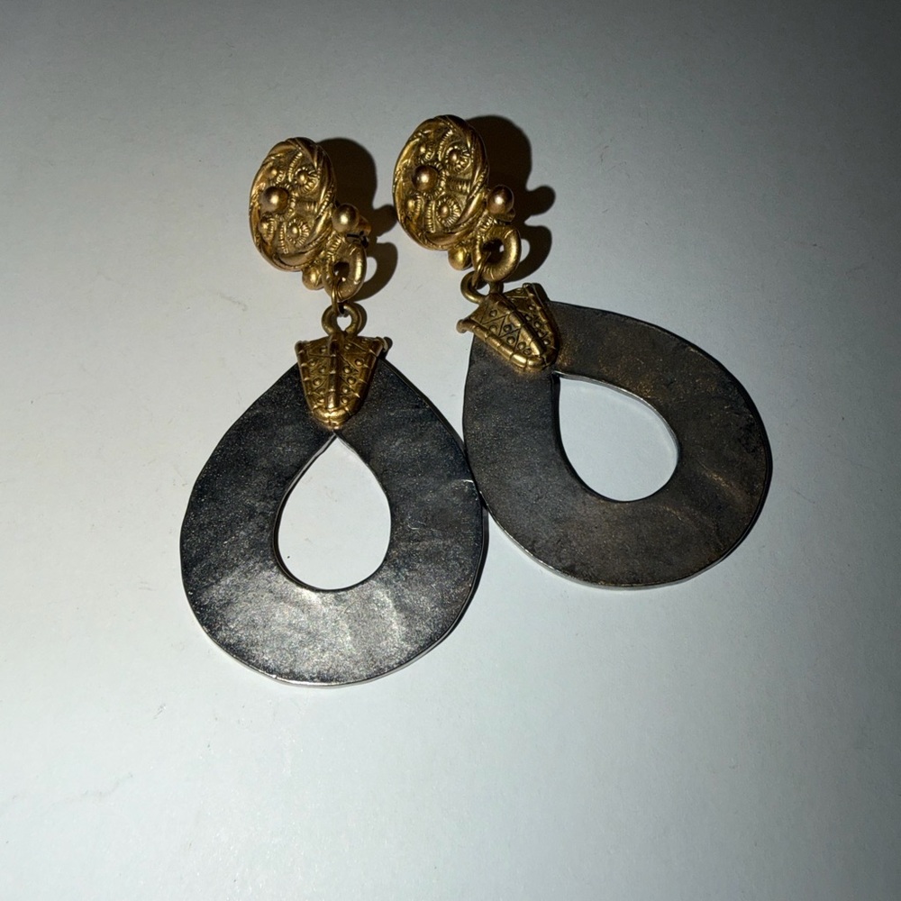 Amazing Vtg Runway Bijoux Design Huge Metal Gold & Silver-Tone Clip-On Earrings - Picture 2 of 8